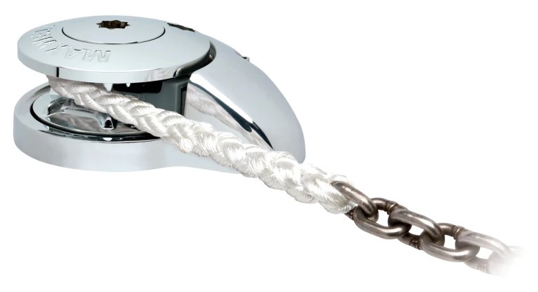 Maxwell RC8-6 Vertical 12v Windlass for 1/4in Chain & 1/2in Line